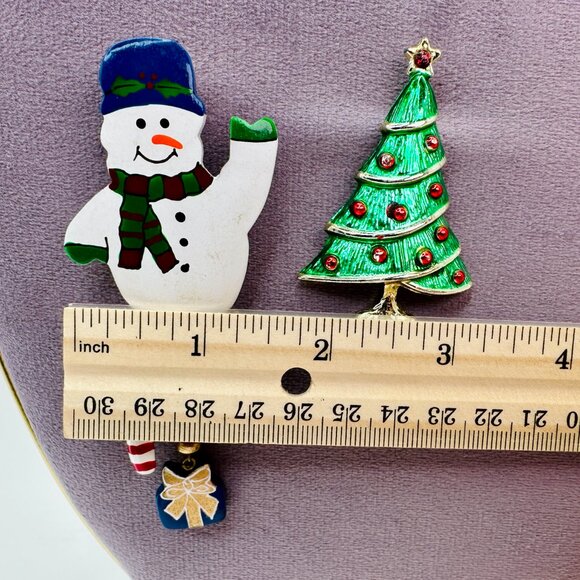 Set of 2 Vintage Christmas Brooches – Hand-Painted Wooden Snowman & Enamel Tree - Picture 3 of 5